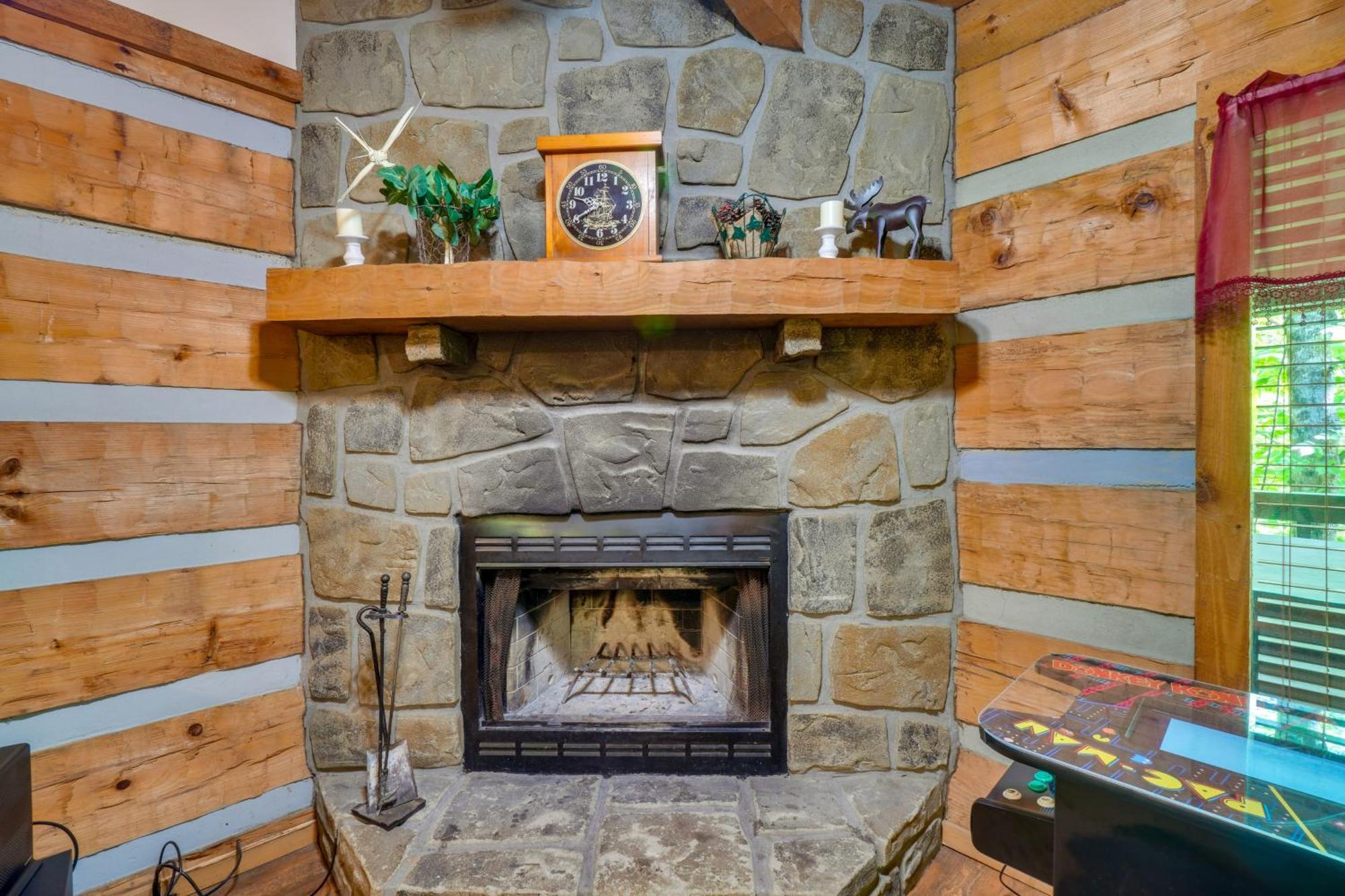 Gatlinburg Cabin With Hot Tub About 6 Mi To Downtown! Exterior foto